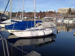 Bateau à voiles avec moteur in board expertisé en avril 2014