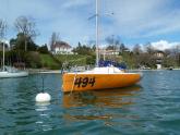 Le mini 6.50  à son amarrage du Creux de Genthod